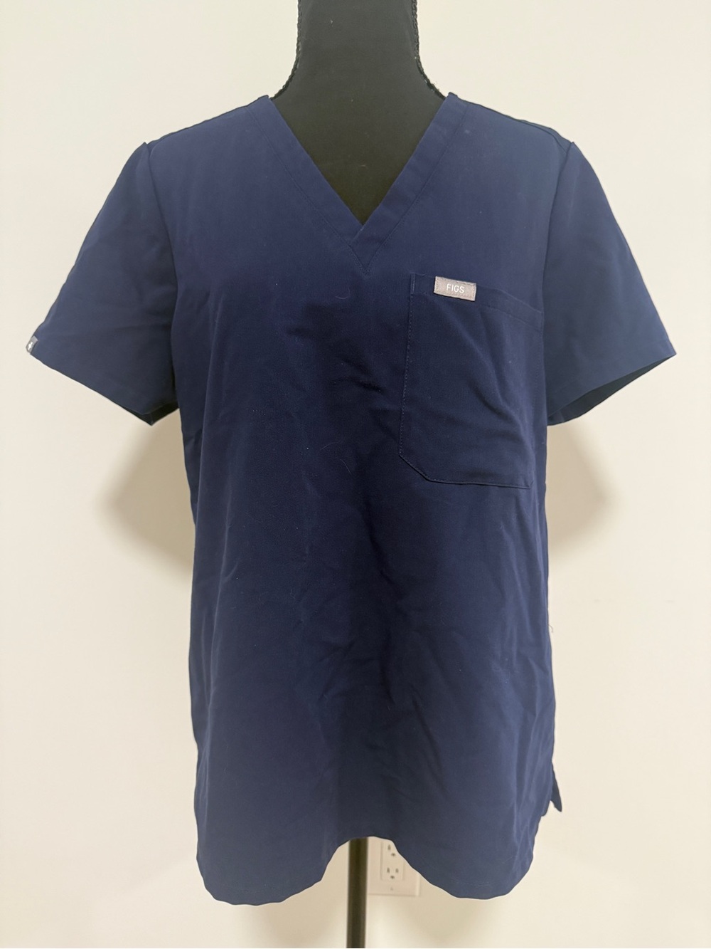 FIGS Women M Navy V-Neck Scrub Top Short Sleeve Medical Uniform Pocket Technical